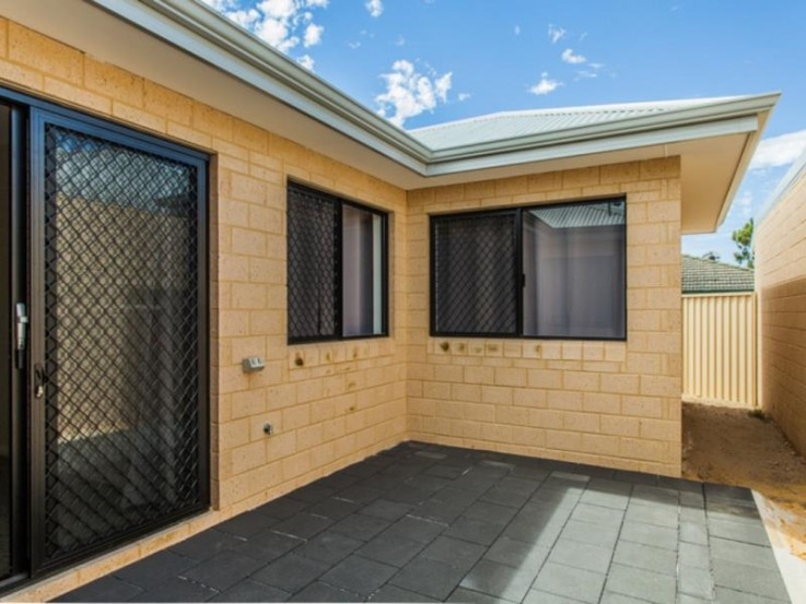 1/3 Ellam Street, St James $390 per week