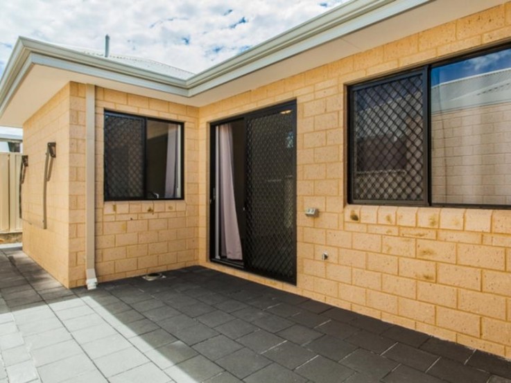 1/3 Ellam Street, St James $390 per week