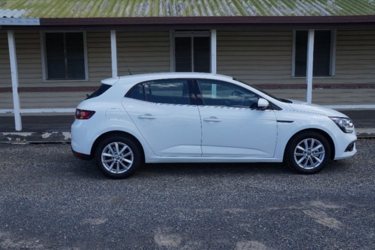 2017 Renault Megane Hatch BFB Zen 