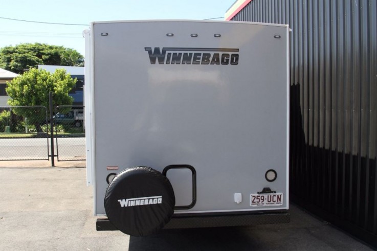 2015 Winnebago Minnie Slide Out Caravan