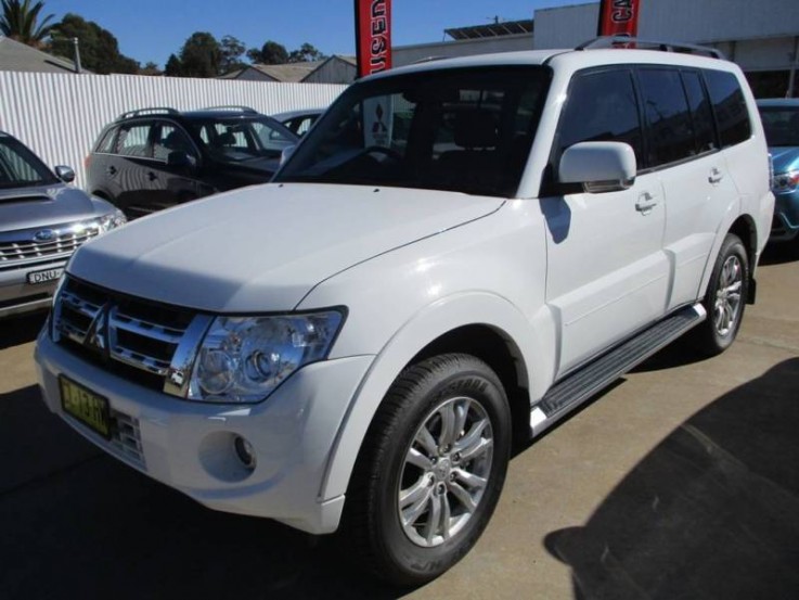 2014 MITSUBISHI PAJERO