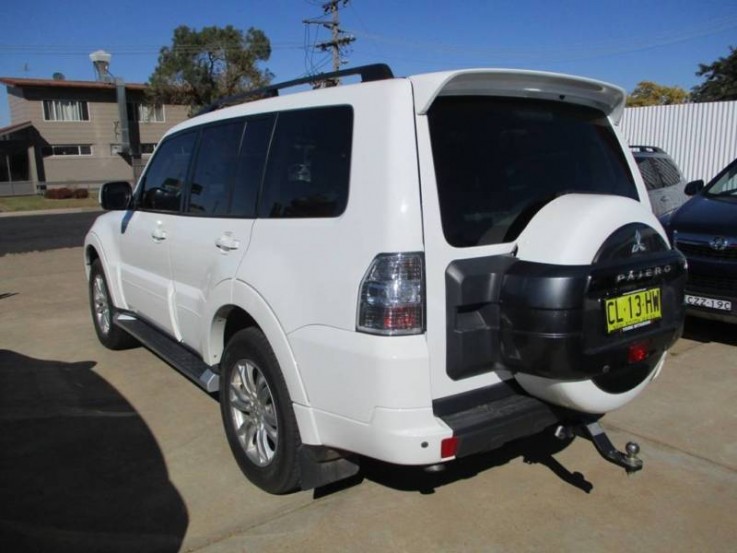 2014 MITSUBISHI PAJERO