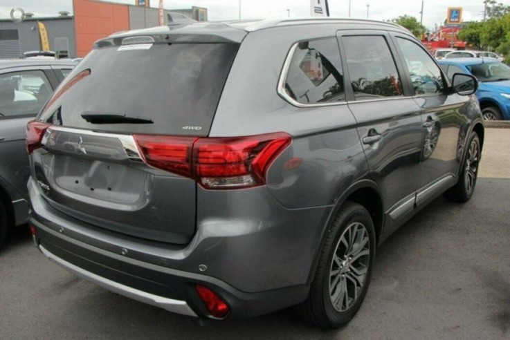 2016 Mitsubishi Outlander LS Safety Pack