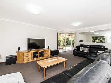 72 Gnangara Drive, WAIKIKI