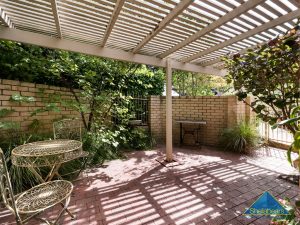 Secluded Single Level On Gorgeous Grange