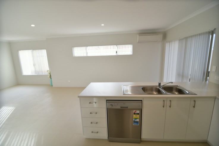 Contemporary Low Maintenance 3 Bedroom H