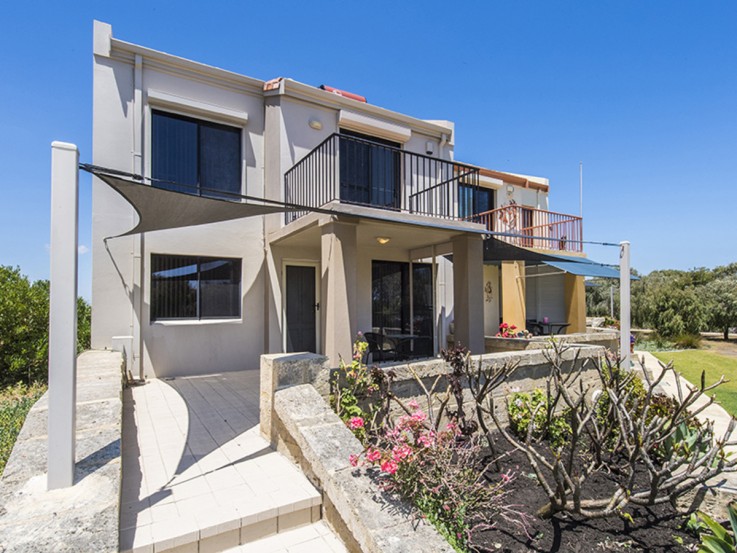 OCEAN VIEWS FOREVER IN KENNEDY BAY!