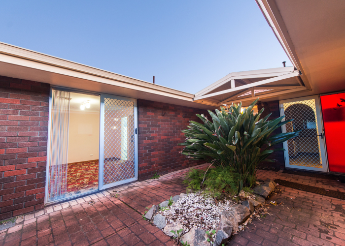 10 Gilchrist Street  KENWICK,	WA 6107