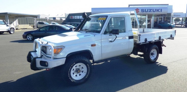 Toyota Landcruiser Workmate 4X4 VDJ79R 0