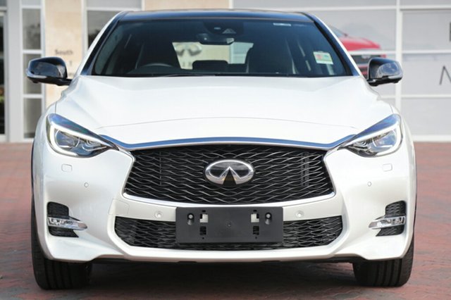 2016 Infiniti Q30 Sport Premium 2.0T Hat