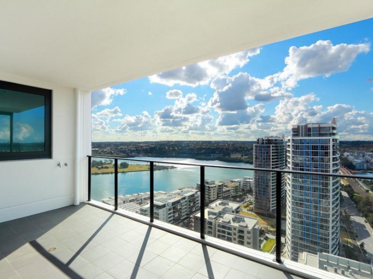 LUXURY TWO BEDROOM - WATER VIEWS!