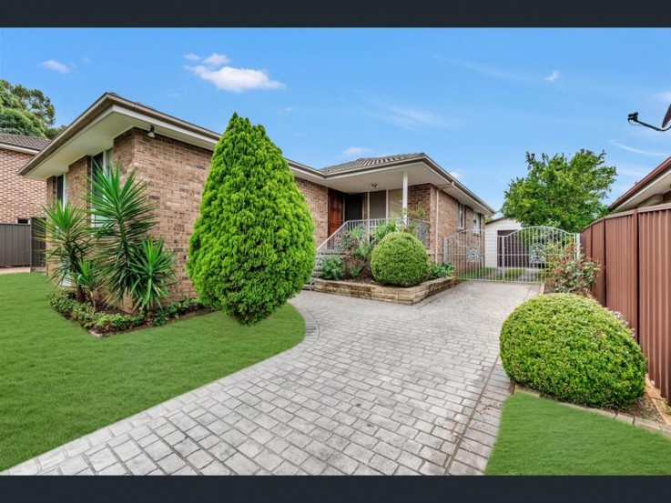 9 Walpole Close Wetherill Park NSW 2164