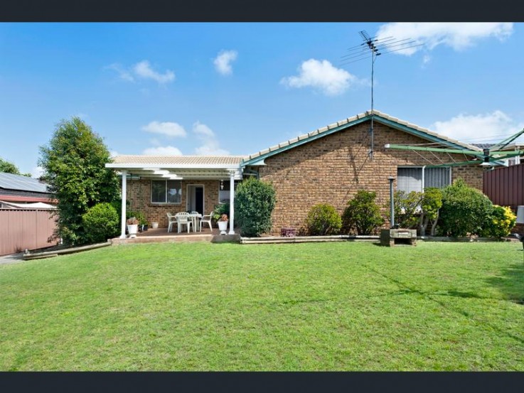 33 Bromfield Avenue Prospect NSW 2148