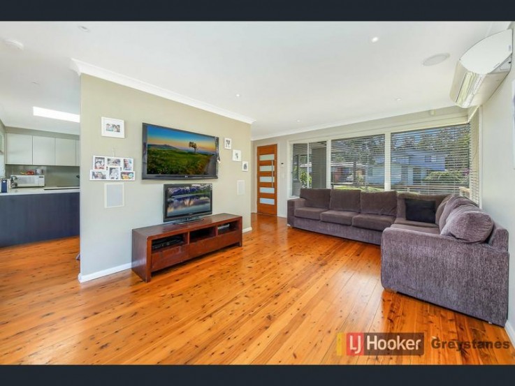 4 Grevillea Crescent