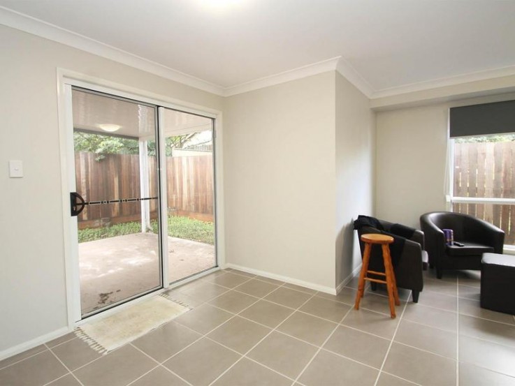 2 153a Campbell Street Newtown Qld 4350