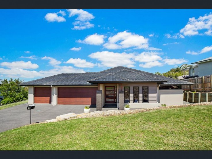 4A Mackenzie Street Mount Lofty Qld 4350