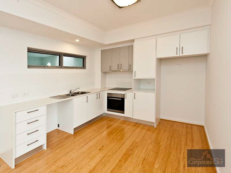 28/211 Beaufort Street @$450 per week