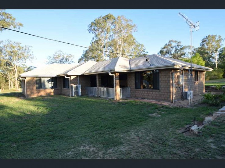 123 Cedar Avenue Esk Qld 4312