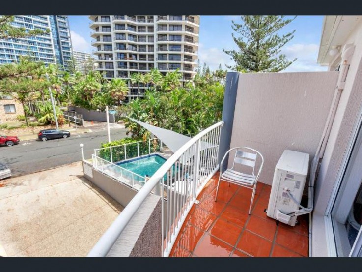 35/21 Markwell Avenue Surfers Paradise Q