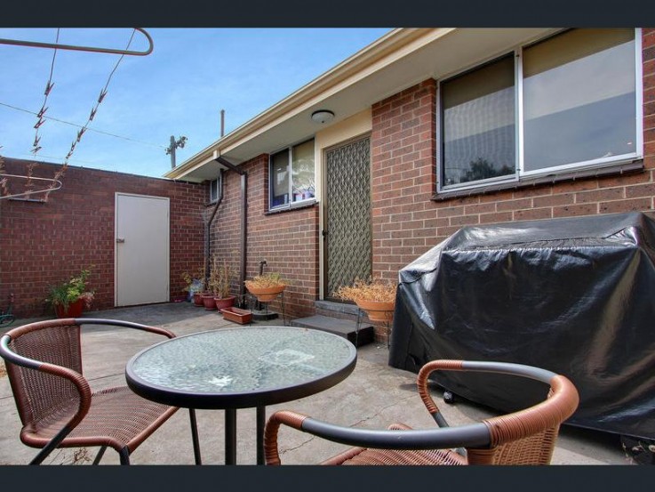 2/56 Venice Street Mornington Vic 3931