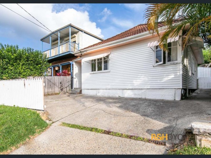 10 Adams Street Curl Curl NSW 2096