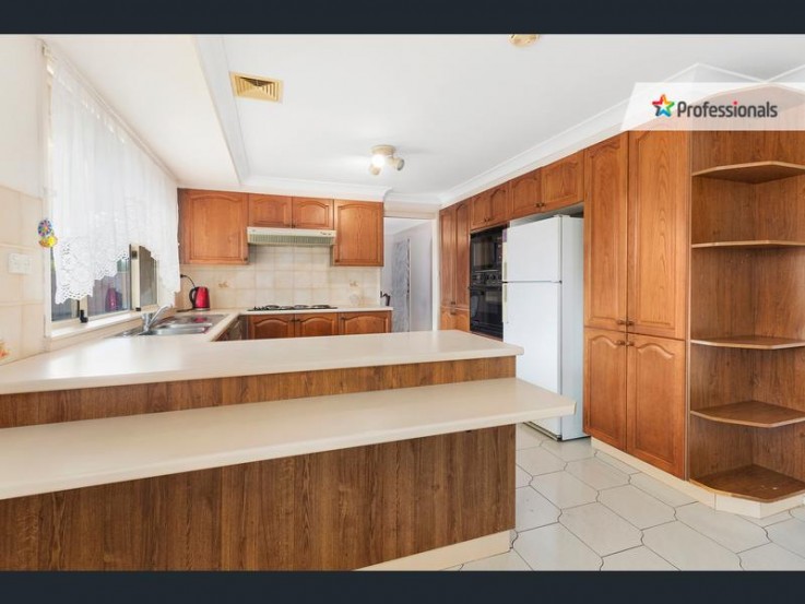 10 Aintree Close Casula NSW 2170