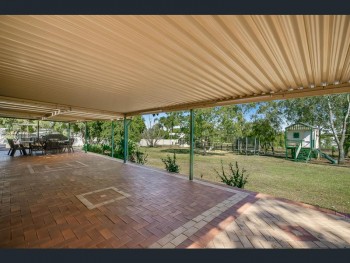 7 Pizzoni Road Glenvale Qld 4350