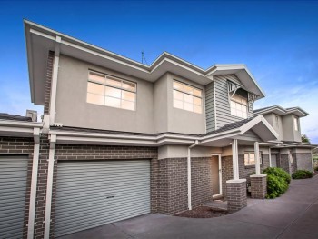 2/43 Orrong Avenue