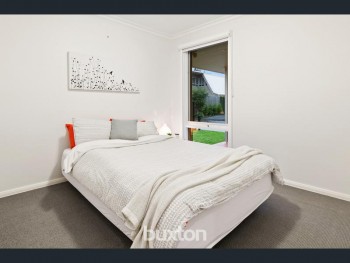 2/2 Bayview Crescent Black Rock Vic 3193