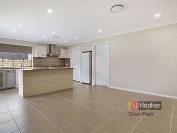 10 Thorpe Cct Oran Park NSW 2570