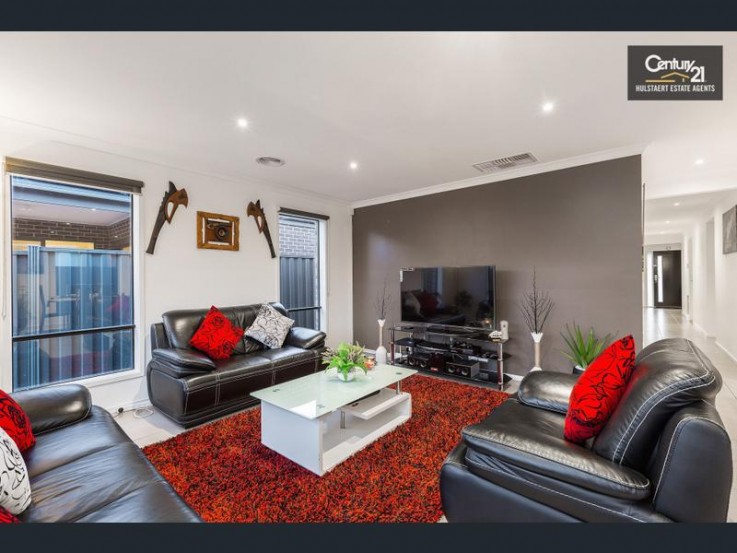 24 Hawkstone Road Manor Lakes Vic 3024