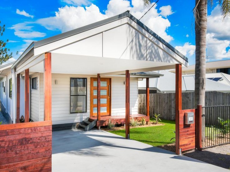 Contemporary cottage