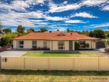 21 Lincoln Road Forrestfield WA 6058