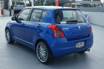 2010 Suzuki Swift GLX RS415