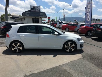 2013 Volkswagen Golf GTI DSG Hatchback