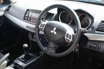 2013 MITSUBISHI LANCER ES