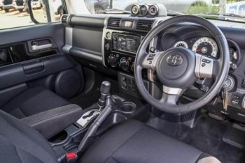 2014 TOYOTA FJ CRUISER