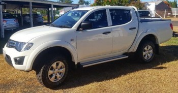 MITSUBISHI TRITON GLX DUAL CAB