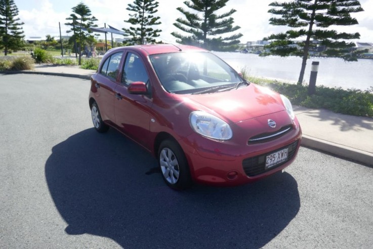 Nissan Micra K13 ST Hatchback