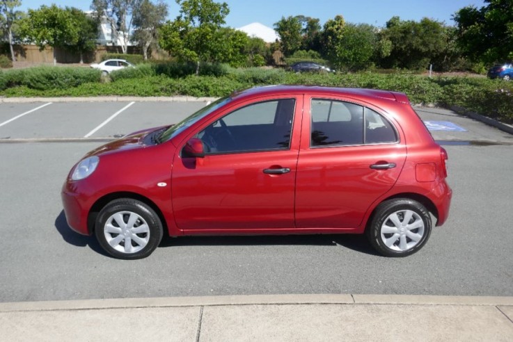 Nissan Micra K13 ST Hatchback