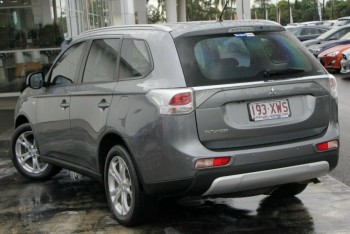  MY14.5 MITSUBISHI OUTLANDER ZJ ES 4WD W