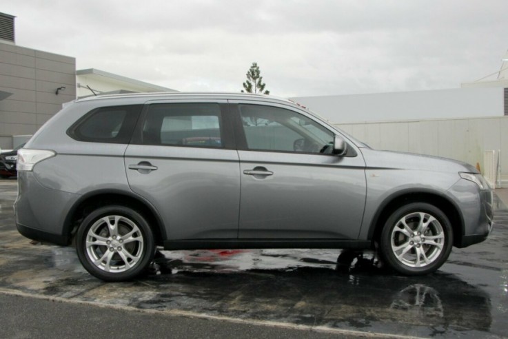  MY14.5 MITSUBISHI OUTLANDER ZJ ES 4WD W