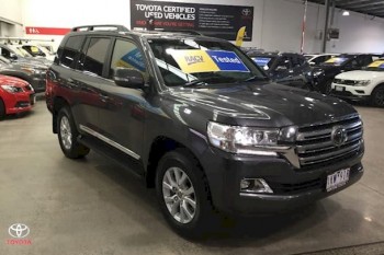 2017 Toyota Landcruiser Sahara VDJ200R 4