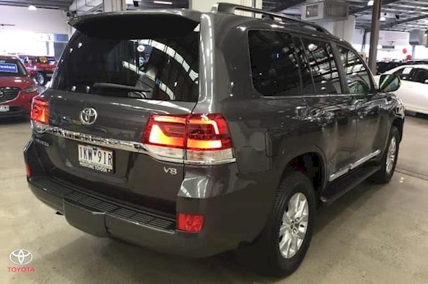 2017 Toyota Landcruiser Sahara VDJ200R 4