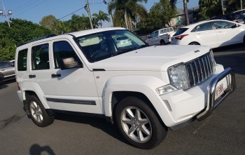 2011 Jeep Cherokee Limited Wagon (White)