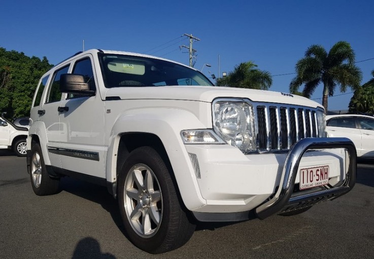 2011 Jeep Cherokee Limited Wagon (White)