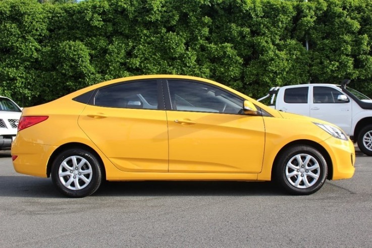 2014 Hyundai Accent Active Sedan (Yellow