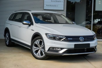 2017 MY18 Volkswagen Passat Alltrack 140