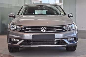 2017 MY18 Volkswagen Passat Alltrack 140