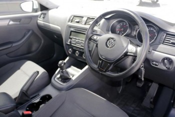 2015 VOLKSWAGEN JETTA 1B 118TSI TRENDLIN